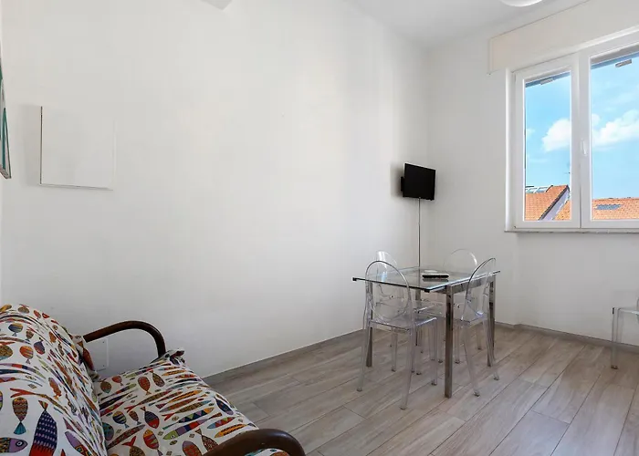 Viareggio Apartments 维亚雷焦